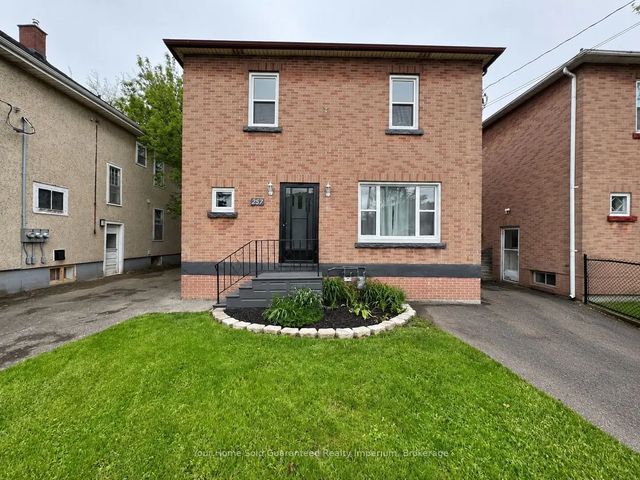 257 Niagara Street A, Welland