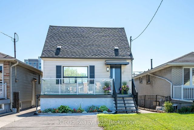 51 Delena Avenue S, Hamilton