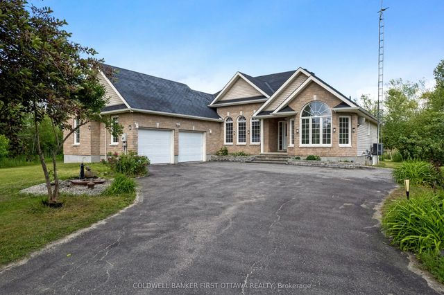 11 Rideau Crossing Crescent, North Grenville