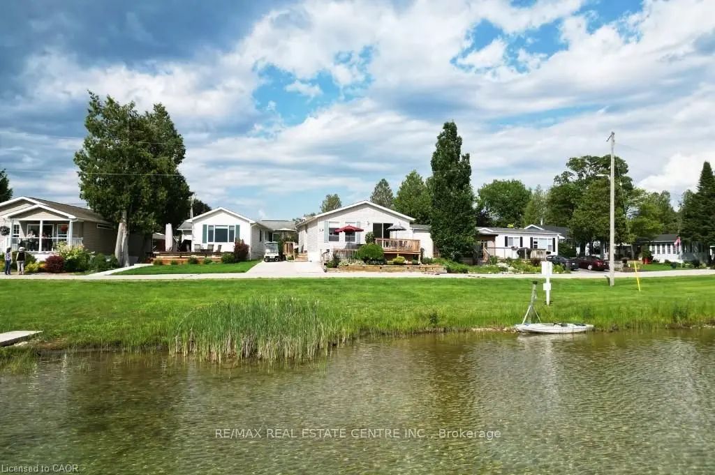 27 Trillium Beach Pvt Drive, Puslinch