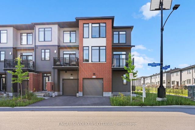 631 Corporal Private, Blossom Park - Airport and Area