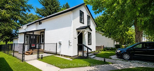 526 Alice Street, North Huron