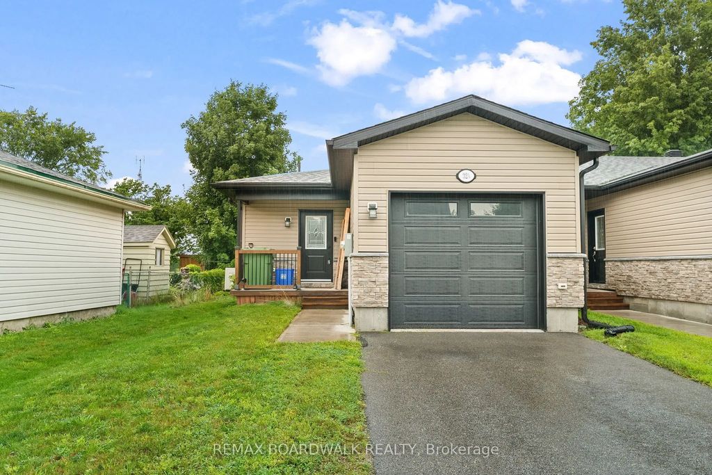 32 David Street A, Edwardsburgh/Cardinal