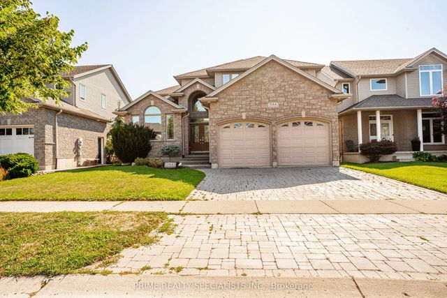 544 Lakeview Drive, Woodstock