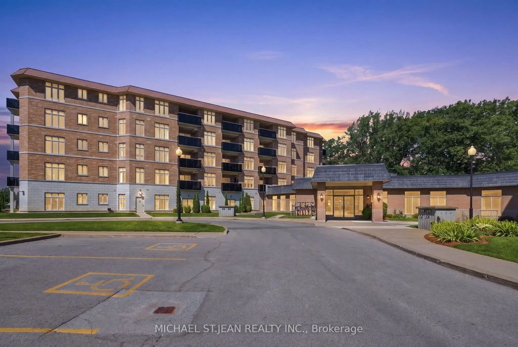 8111 Forest Glen Drive 521, Niagara Falls