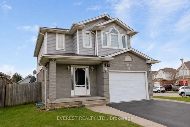 1686 Blackmaple Crescent, London East