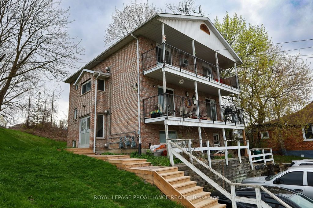 60 Wallbridge Crescent, Belleville