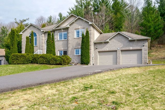 47 Meadowland Drive, Hamilton Township