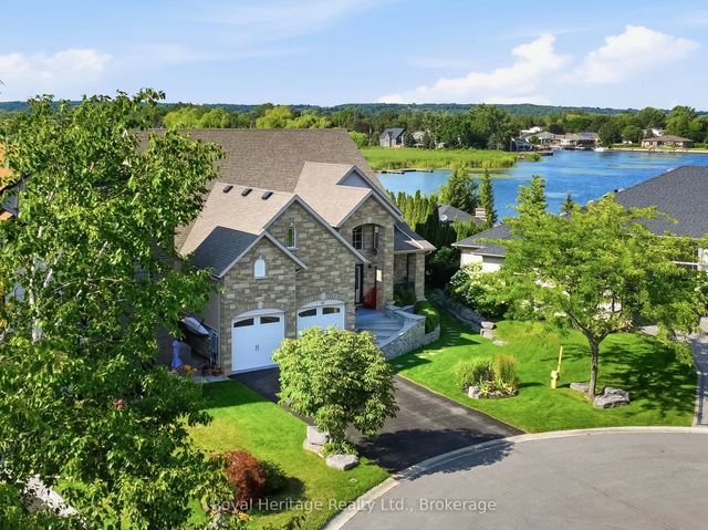 32 Edgewater Drive, Brighton