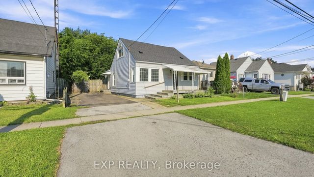 225 Grantham Avenue, St. Catharines