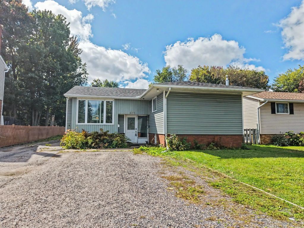 677 Tackaberry Drive, North Bay