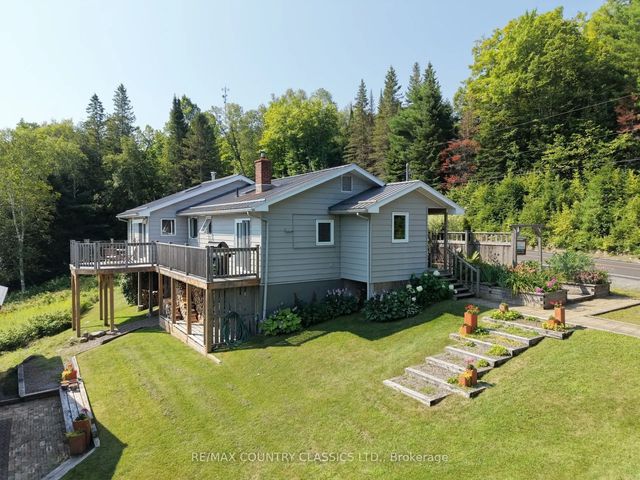 888 Wilno South Road S, Madawaska Valley