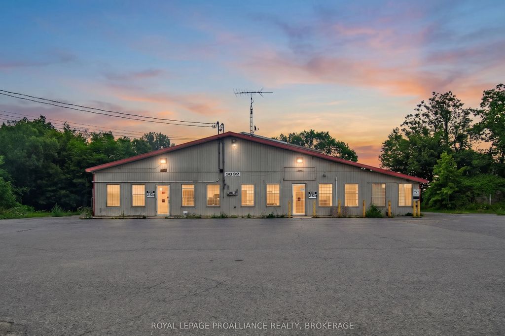 3832 Perth Road, Frontenac