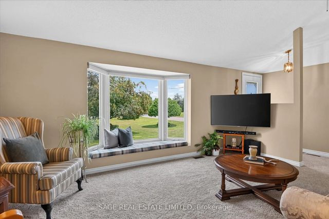 39 Riverside Drive, Kawartha Lakes