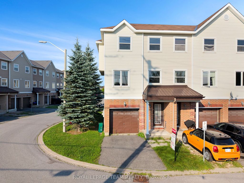 566 Simran Private, Barrhaven