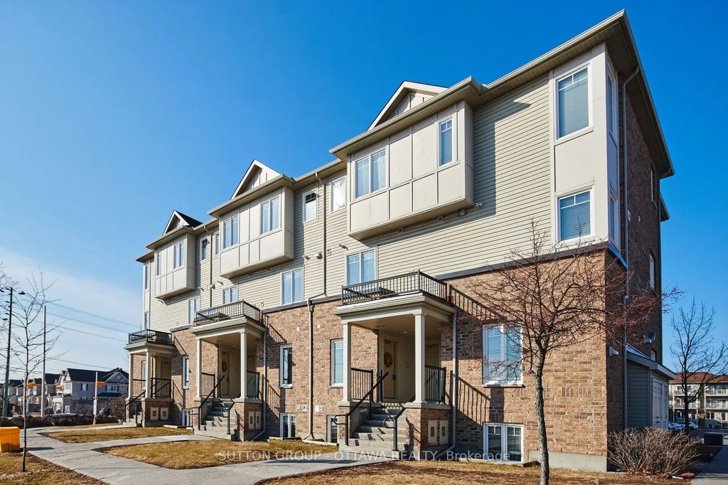 2625 Longfields Drive, Barrhaven
