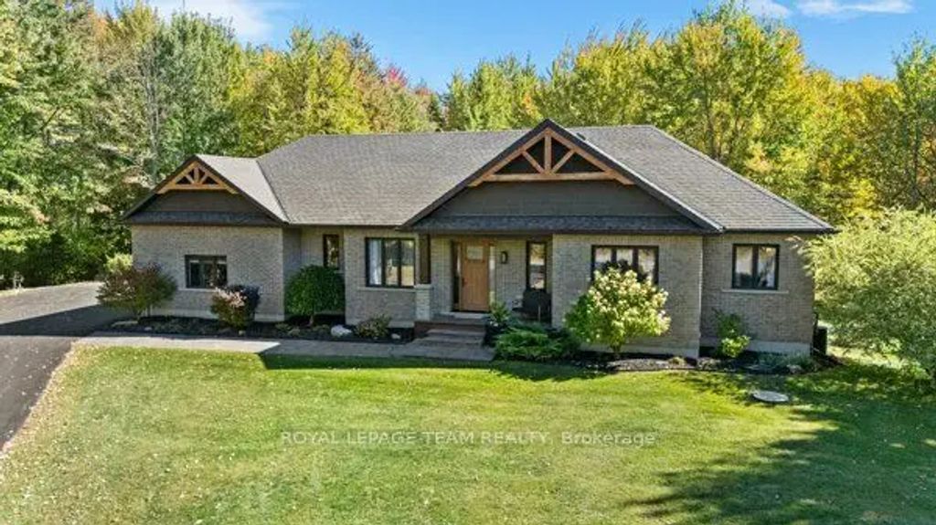 524 Osmond Daley Drive, Carp - Huntley Ward