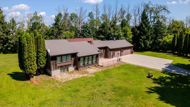 1045 Tremaine Avenue S, North Perth