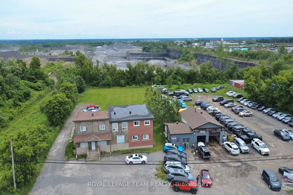 4997 & 4991 Bank Street, Leitrim