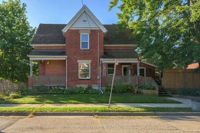 447 Woodman Avenue, London East