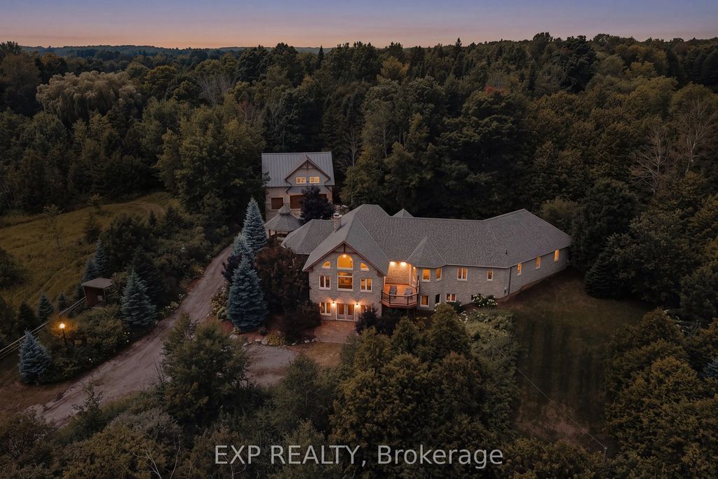 7392 Wellington Road 11 Road, Mapleton