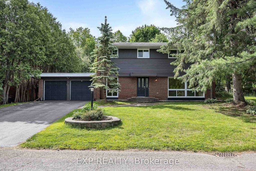 14 Carr Crescent, Kanata