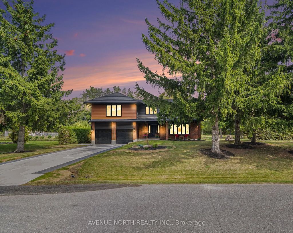 19 Newland Drive E, Barrhaven
