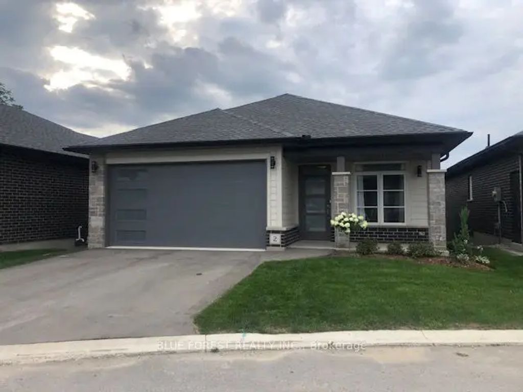 10 Mcpherson Court 2, Central Elgin