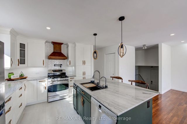 29 Dunsford Crescent, St. Marys
