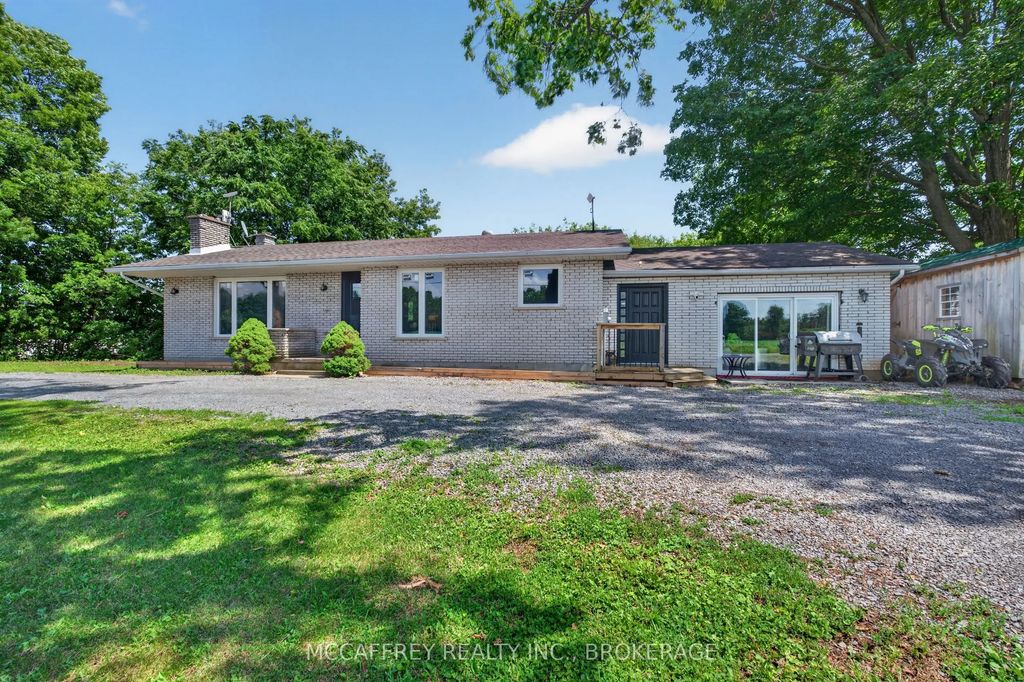 1692 Sharpe Road, Loyalist