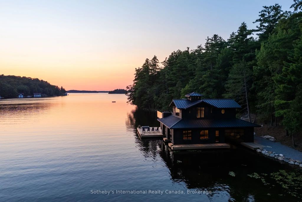 1097 Armstrong Point Road, Muskoka Lakes