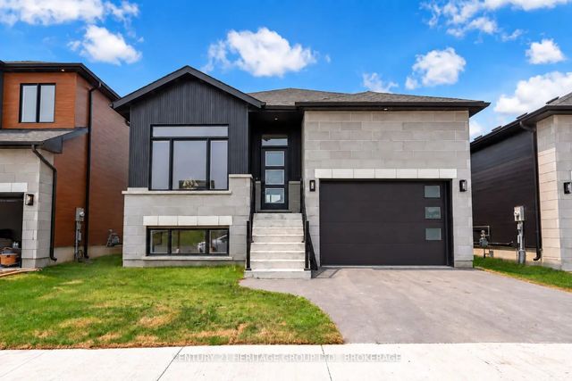 60 Dusenbury Drive, Loyalist