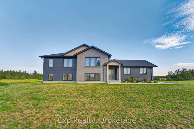 3300 County Road 2 Road, Prince Edward County