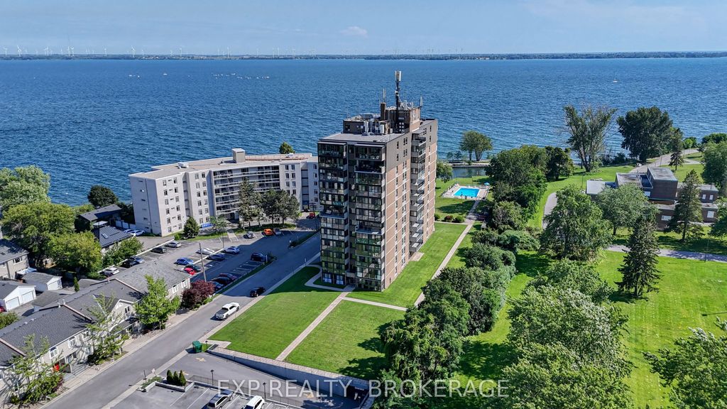 2 Mowat Avenue 202, Kingston
