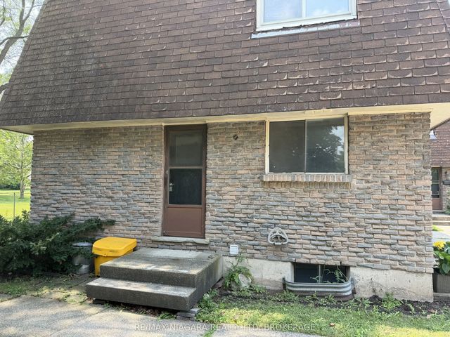 21 Woodlawn Road 4, Welland