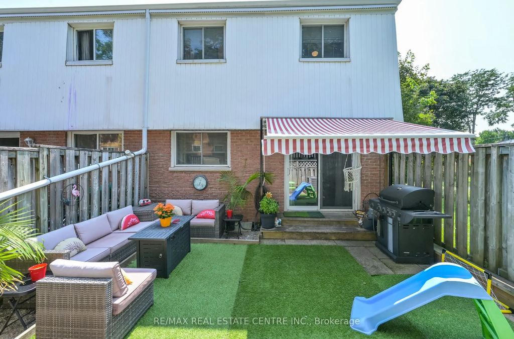 325 William Street 1, Shelburne