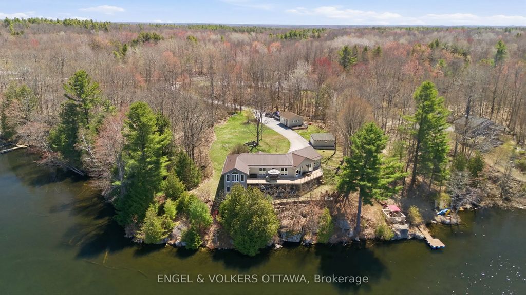 11805b 38 Highway, Frontenac