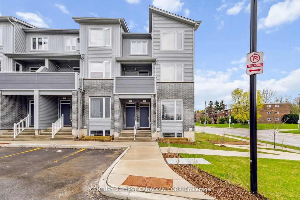 990 Deveron Crescent 21, London South