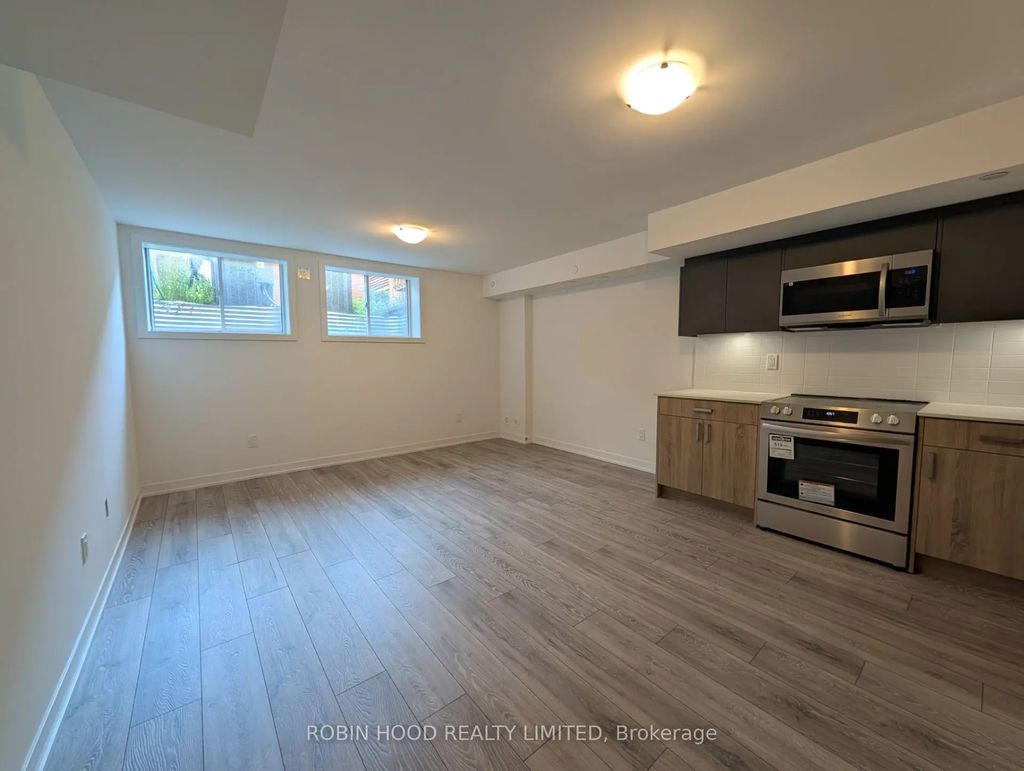 3-70 Green Gardens Boulevard 3, Toronto C01
