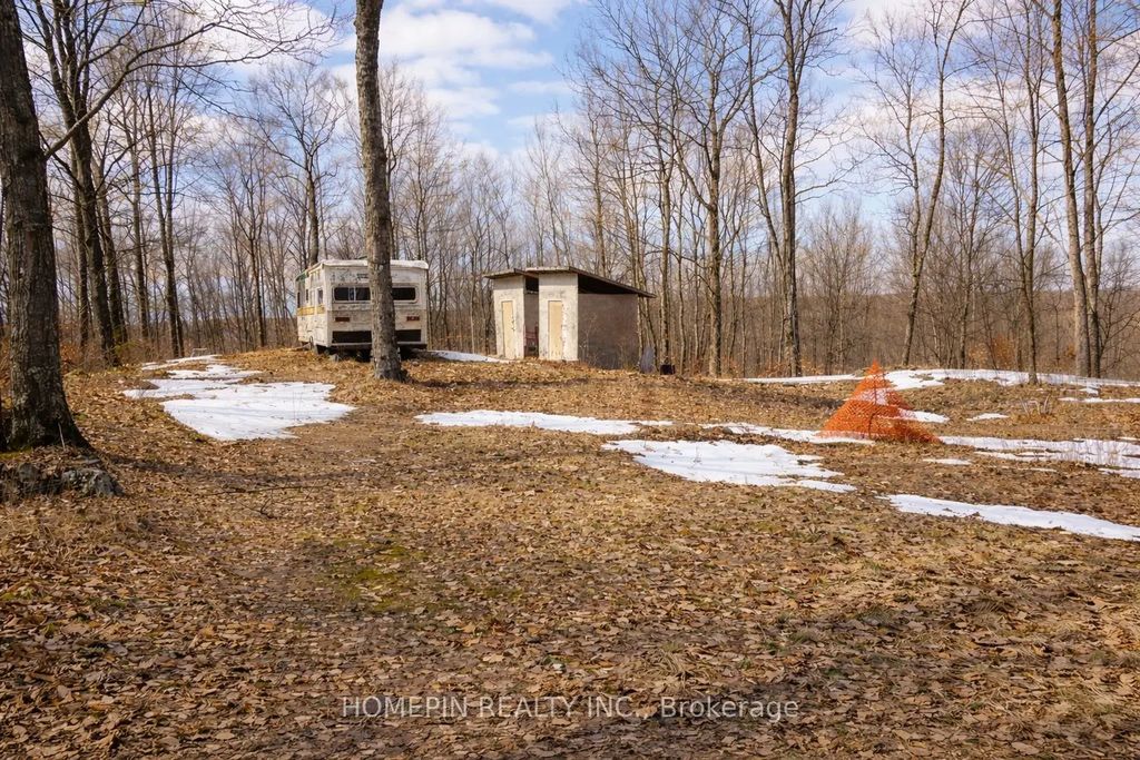 673 Buckshot Lake Road, Addington Highlands