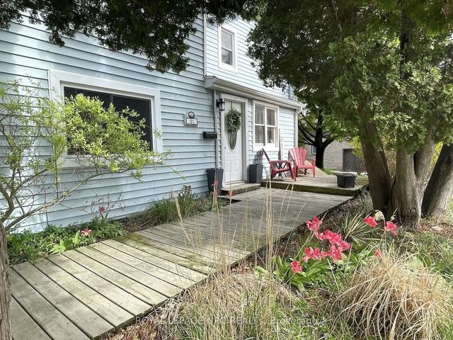 1 John Avenue, Brant