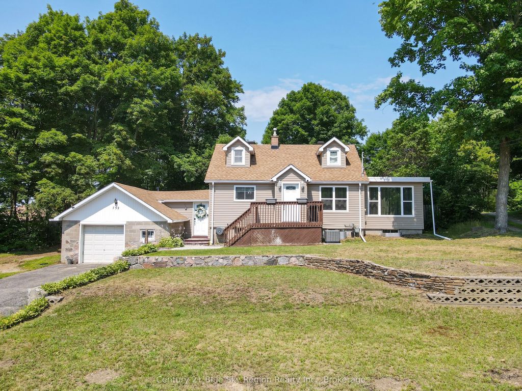 732 Airport Road, North Bay