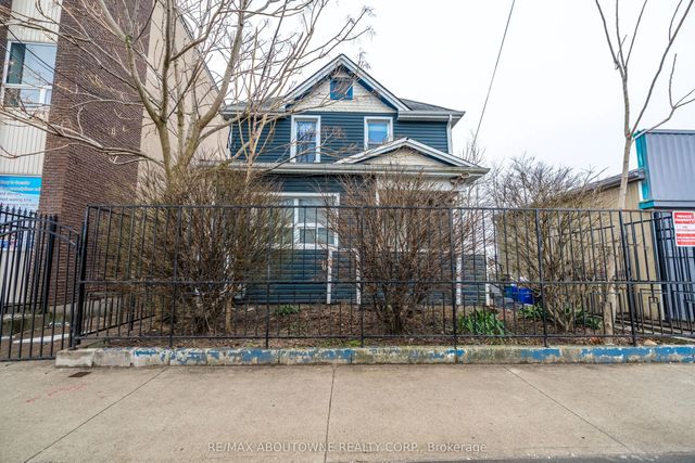 108 Queenston Street, St. Catharines