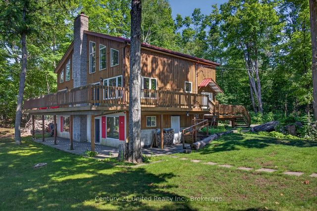 2450 Victoria Springs Lane E, Selwyn