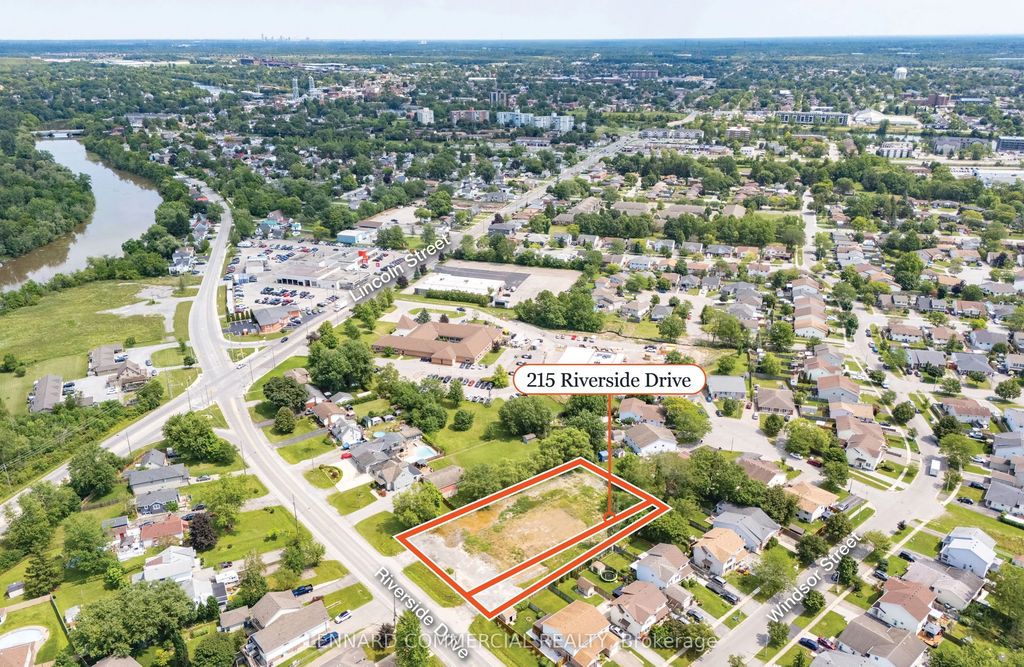 215 Riverside Drive, Welland