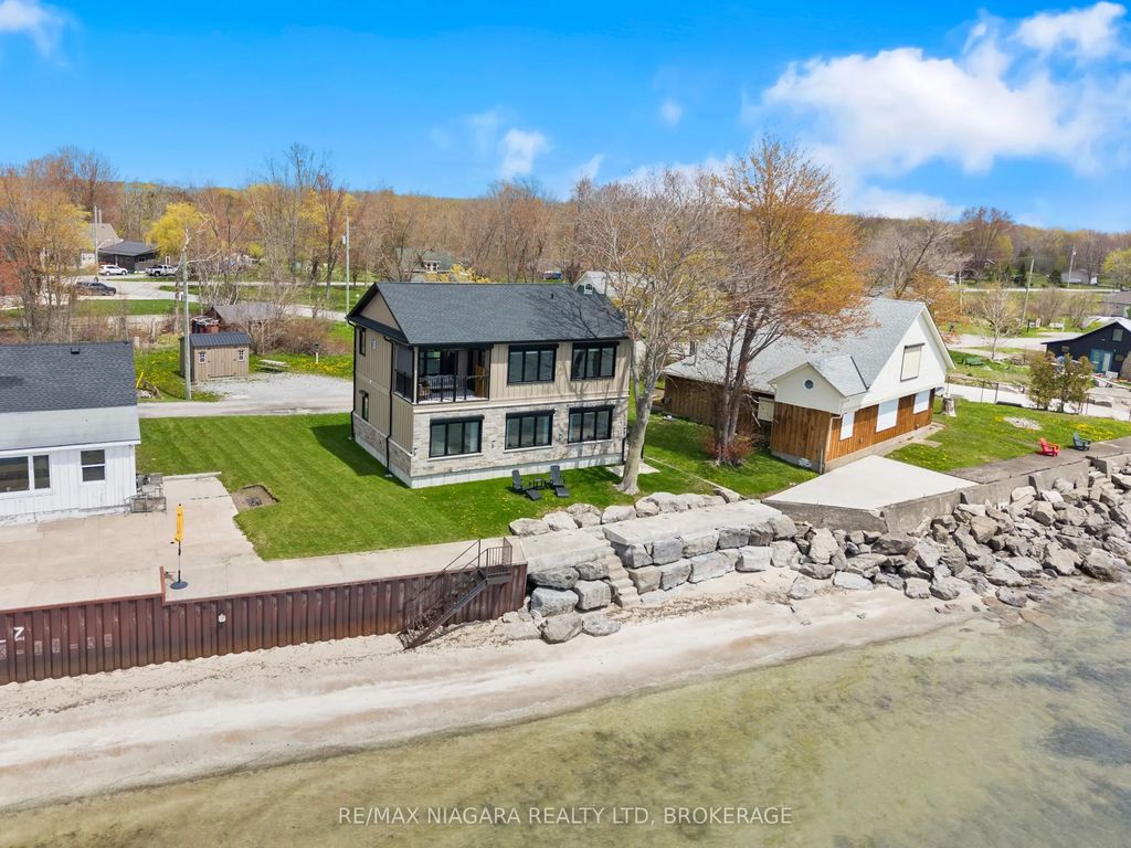 11605 Beach Road W, Wainfleet