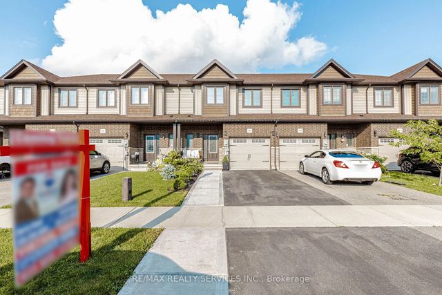 1561 Dunkirk Avenue, Woodstock