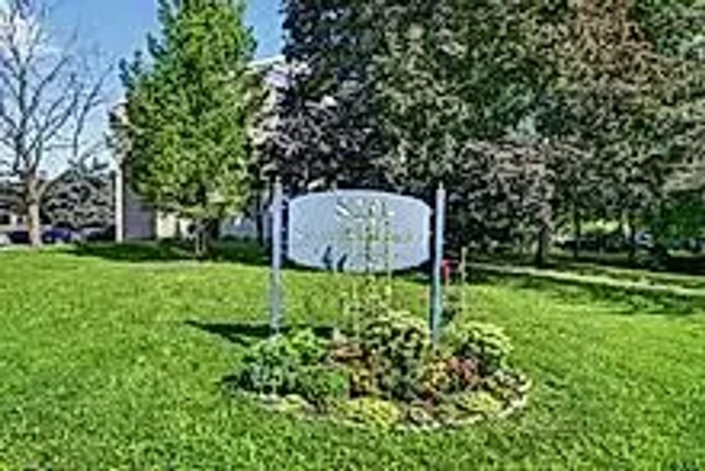 820 Laurier Boulevard N 201, Brockville