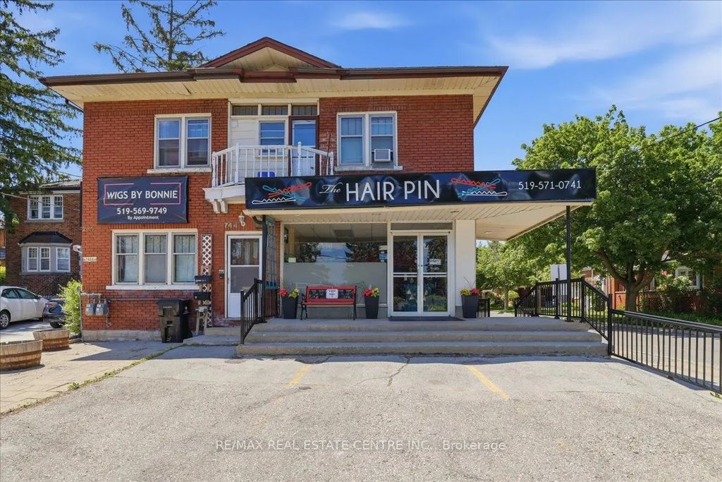744 Queen Street S, Kitchener