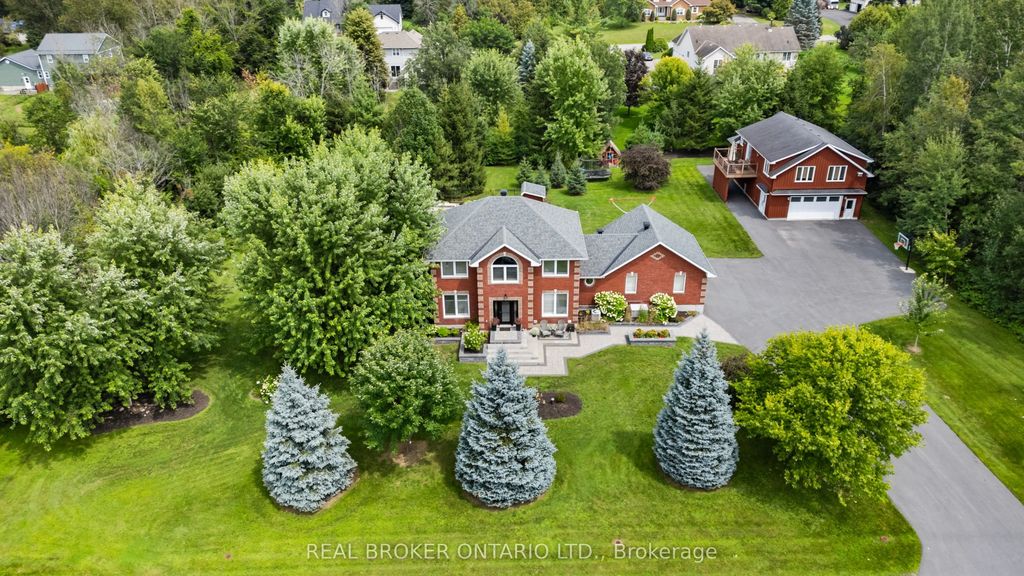 27 Garrison Drive, North Grenville